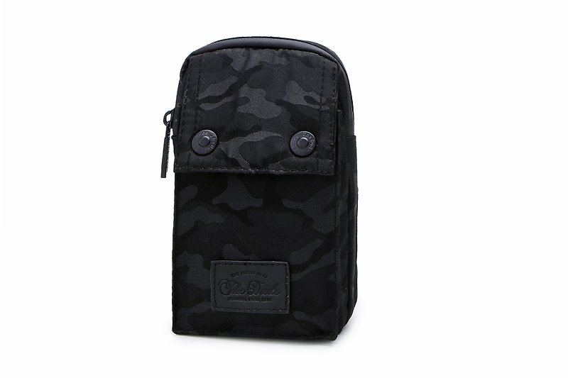 【THE DUDE】Darter Lightweight Pouch Waist Bag Crossbody Bag - Black Camo - กระเป๋าแมสเซนเจอร์ - วัสดุกันนำ้ สีดำ