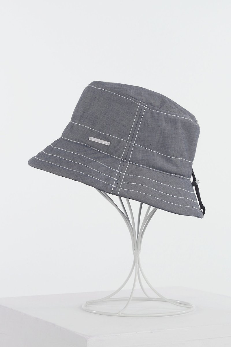 Water-repellent Packable Bucket Hat - Denim - หมวก - เส้นใยสังเคราะห์ สีน้ำเงิน