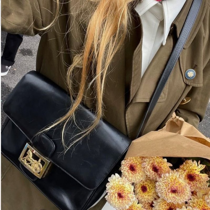 Vintage Céline 專區 馬車金屬扣肩背包 巴黎女孩必備時尚單品 - 側背包/斜背包 - 真皮 黑色