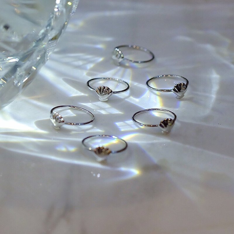 SHELL ring made of sterling silver & light blue topaz - แหวนทั่วไป - เครื่องเพชรพลอย สีน้ำเงิน