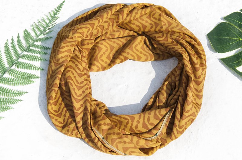 Hand-woven scarf woven scarf stitching scarf top silk warm autumn and winter Indian silk scarf/smooth silk scarf/French romantic silk scarf/double-circle scarf-British style geometric style - ผ้าพันคอ - ผ้าไหม หลากหลายสี