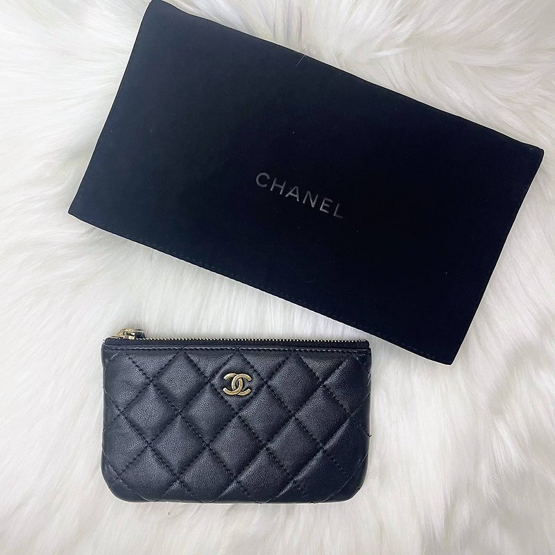 Chanel 黑色羊仔皮金扣LOGO 經典拉鏈零錢包 - 零錢包/小錢包 - 真皮 黑色