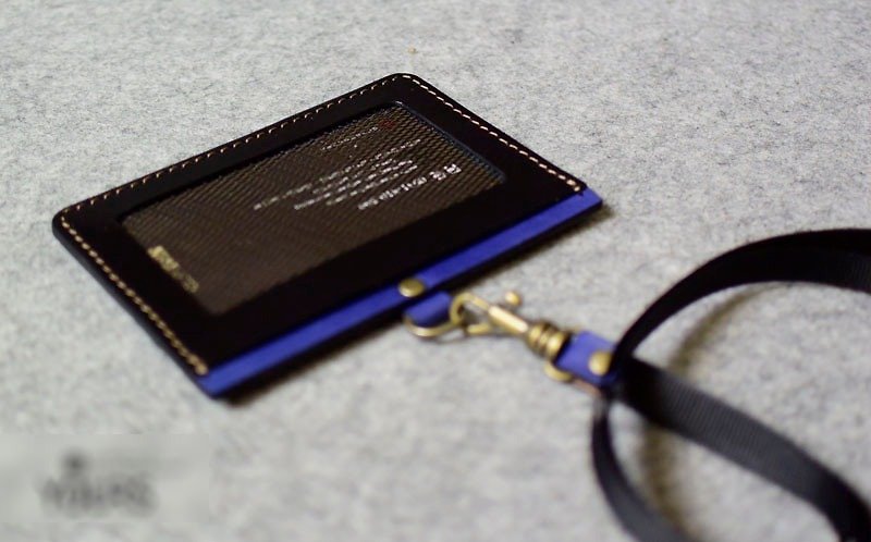 YOURS horizontal document holder (with neckline webbing) / black grid black leather + blue - ที่ใส่บัตรคล้องคอ - หนังแท้ 