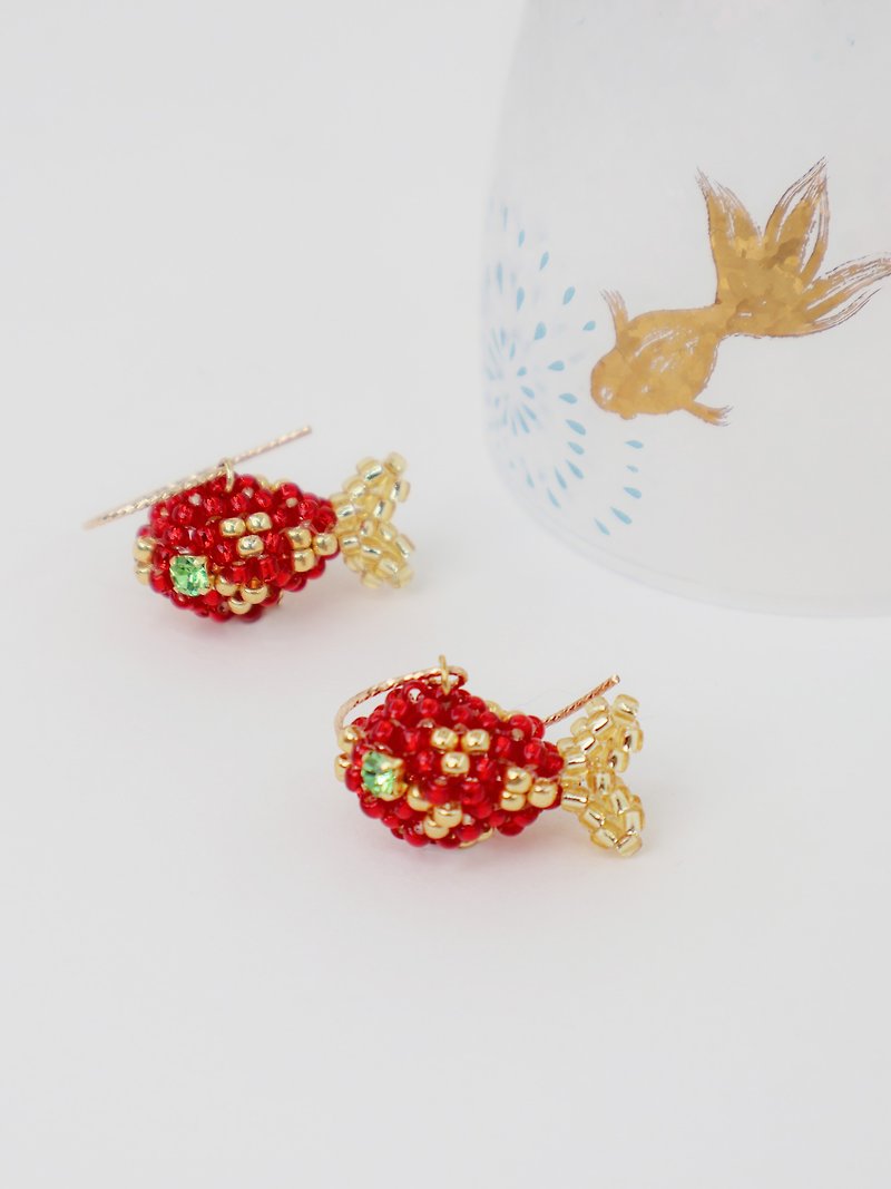 錦鯉珠飾耳環 - 耳環/耳夾 - 玻璃 紅色