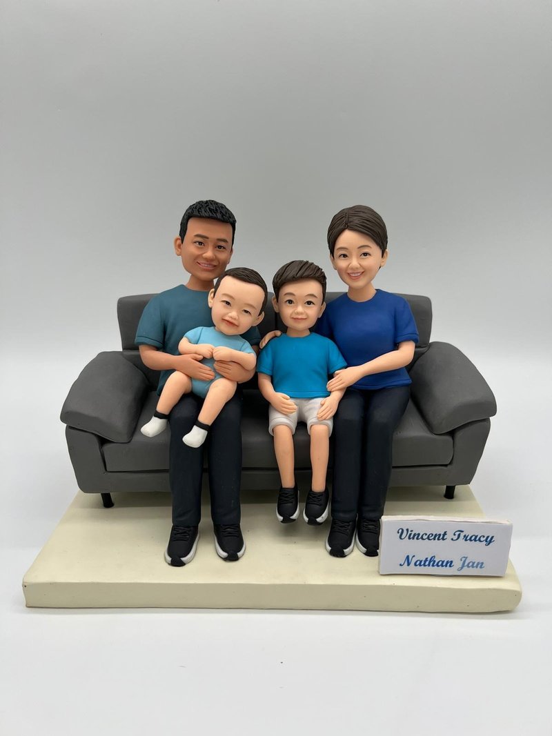 Warm family scene of four, family gift house decoration, family portrait dolls - Pottery & Glasswork - Pottery Multicolor