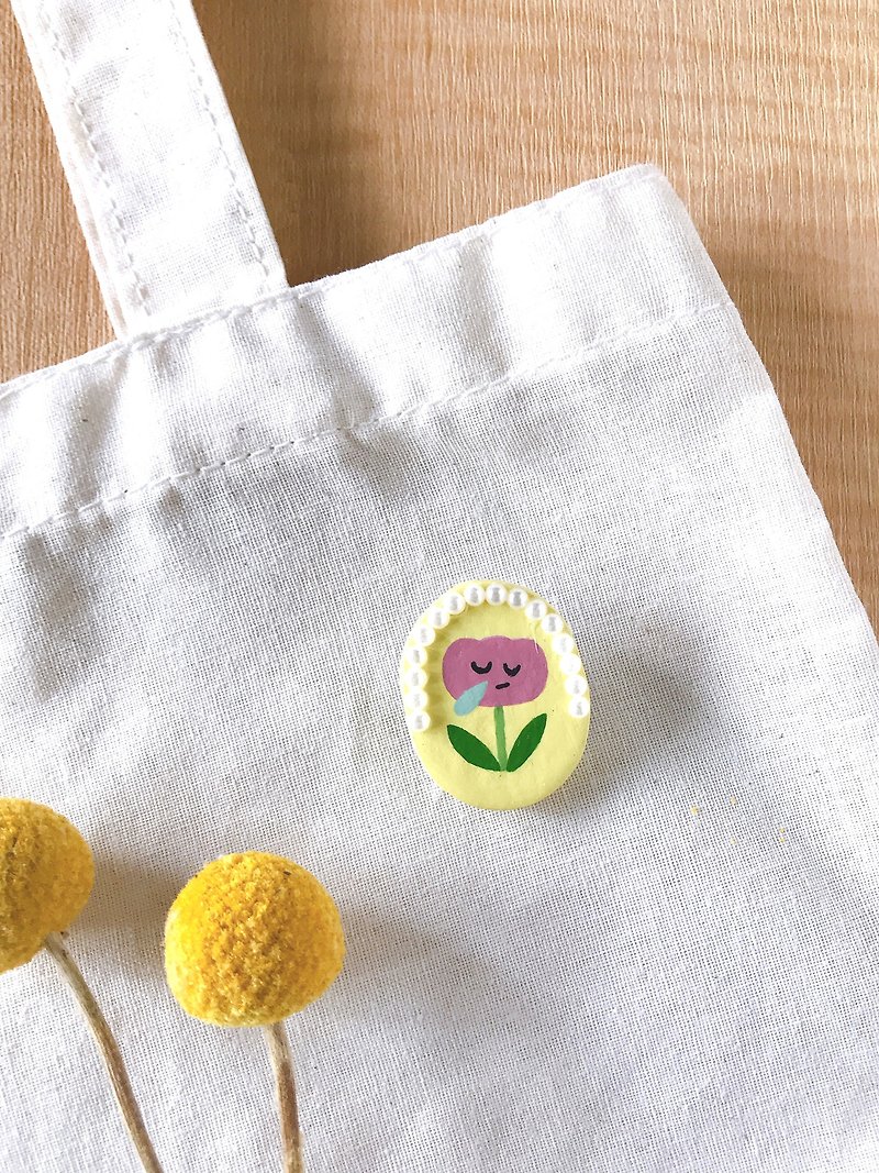Miss Flower Napping / Badge - Brooches - Clay Yellow