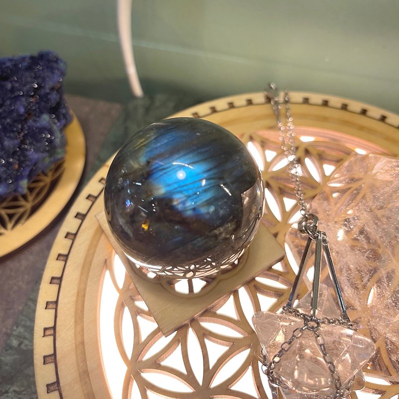 【Crystal Decor】42mm Labradorite Sphere Home/ Small Office Decor/Fung Sui - Items for Display - Crystal Blue