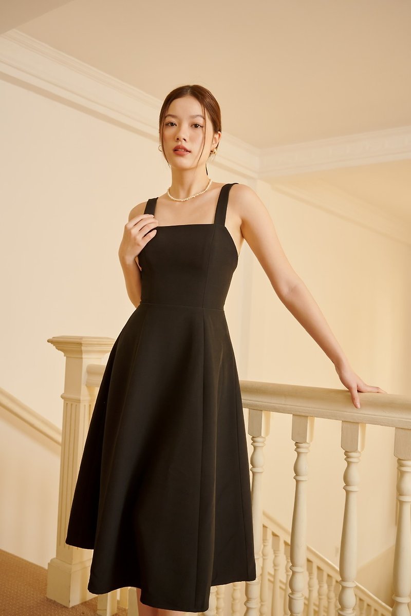 Black Klara Dress by Klara Love - 連身裙 - 聚酯纖維 黑色