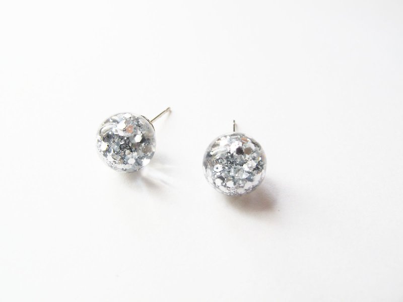 Rosy Garden Silver glitter with water inside glass ball earrings - ต่างหู - แก้ว สีเงิน