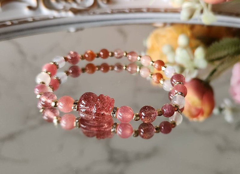 Strawberry Crystal Pixiu| Stone|Rubrite|Rabbit Hair|Moonstone|Crystal Beads|Bracelet - สร้อยข้อมือ - คริสตัล สีแดง