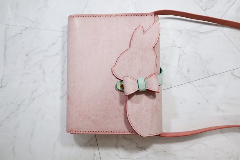 Original design hand-stitched rabbit shape cute bow ladies shoulder bag - กระเป๋าแมสเซนเจอร์ - หนังแท้ 