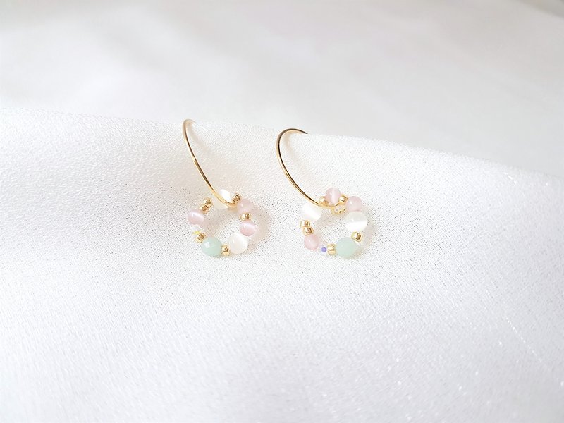 Flower marriage‧ Tianhe Stone Stone crystal soft metal hoop earrings - Earrings & Clip-ons - Semi-Precious Stones Multicolor