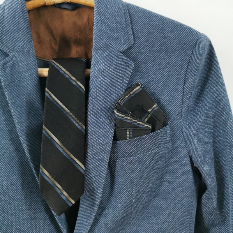 Necktie Charcoal black string stripe Set with Pocket Square (black stripe) - 領帶/領帶夾 - 棉．麻 黑色