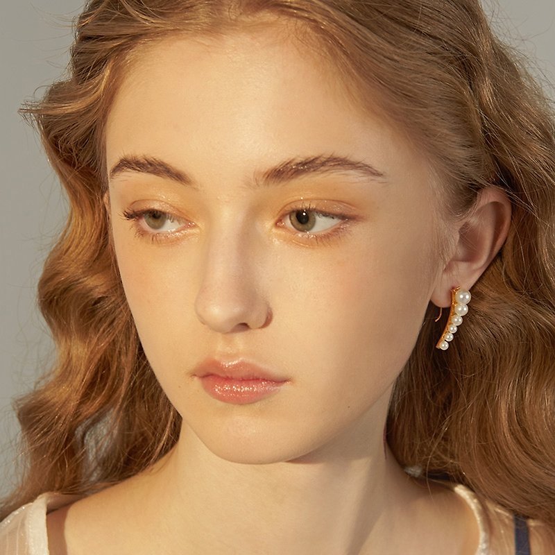 [Mell] crescent hook - Earrings & Clip-ons - Other Metals Gold
