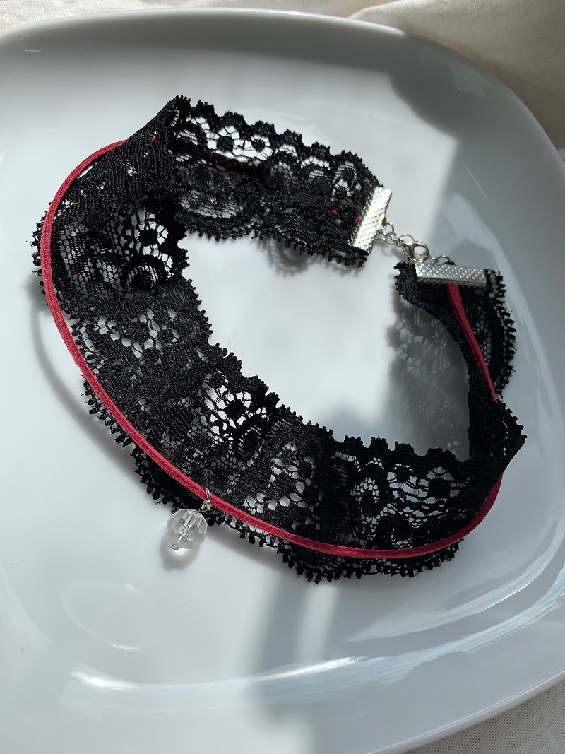 Lace Suede Corner Bead Chain | Necklace - สร้อยคอ - ไฟเบอร์อื่นๆ ขาว