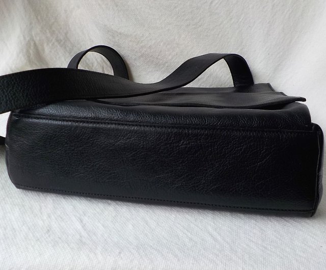 Il Bisonte - Women's Shoulder Bag - Black - Leather