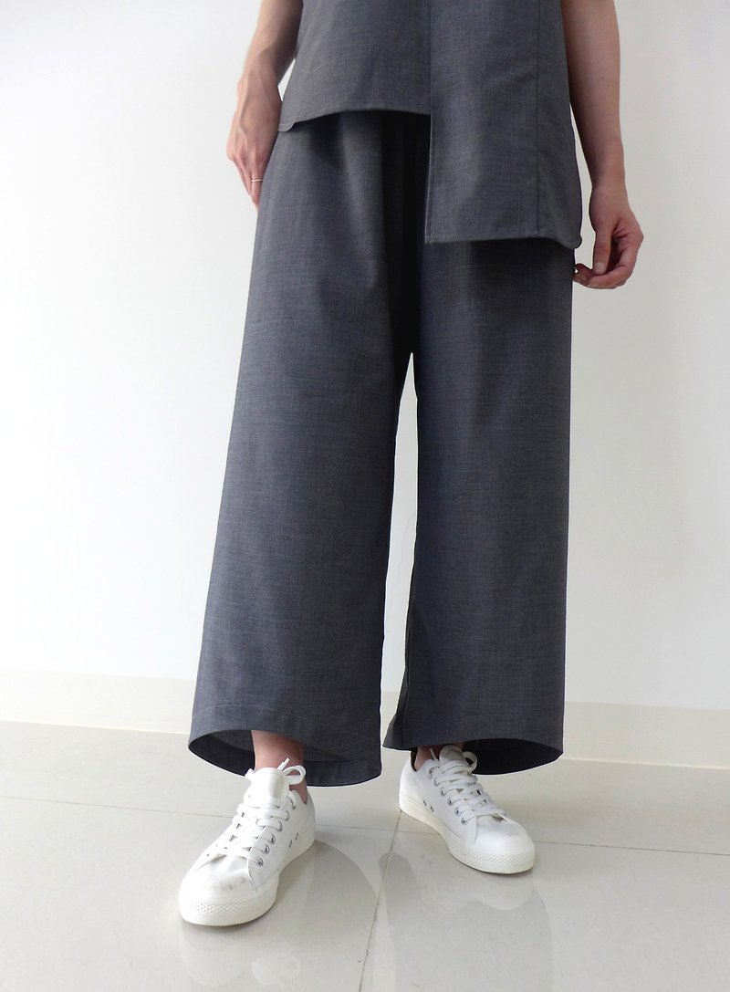 Chic hem front short and back long cropped trousers (gray) - Women's Pants - Cotton & Hemp Gray