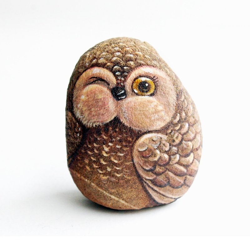Owl Stone painted - อื่นๆ - วัสดุกันนำ้ สีนำ้ตาล