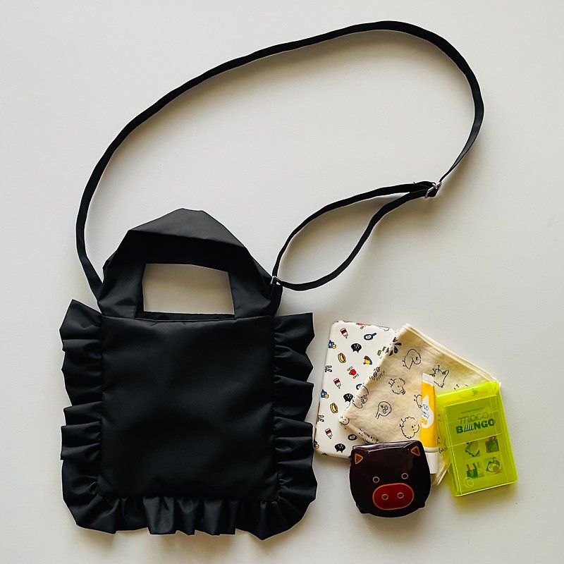 [Water repellent and light] Square cushion-like 2-way frill shoulder pouch nylon - Handbags & Totes - Waterproof Material Black