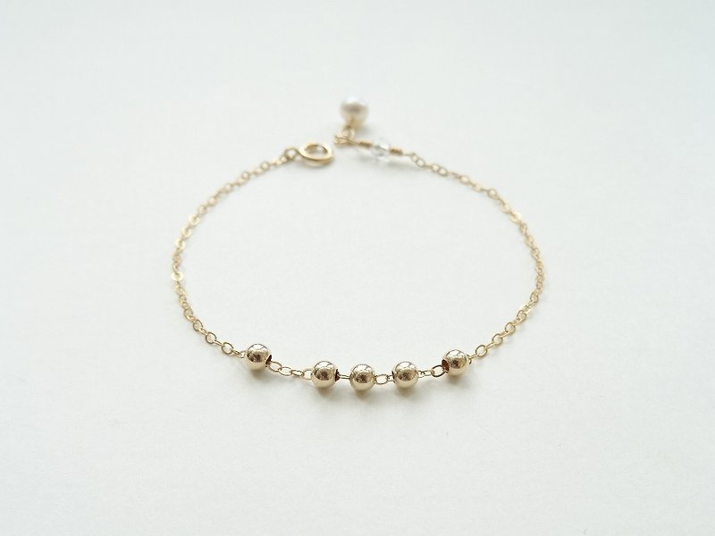 Floating Beads with Freshwater Pearl Charm Dainty Layering 14K GF Bracelet - สร้อยข้อมือ - ไข่มุก สีทอง