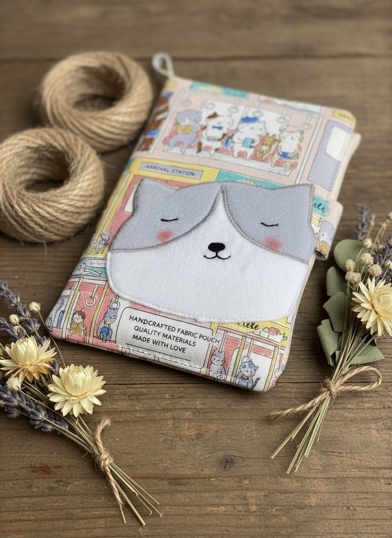 Bucuteg 僅此一件【孤品珍藏級】手工布藝貓咪護照套 - 護照夾/護照套 - 聚酯纖維 粉紅色