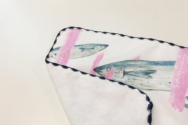 可吊掛口水巾 小手巾 手帕 方巾 隨身清潔環保-愁刀魚 印花 - 手帕 - 其他材質 粉紅色