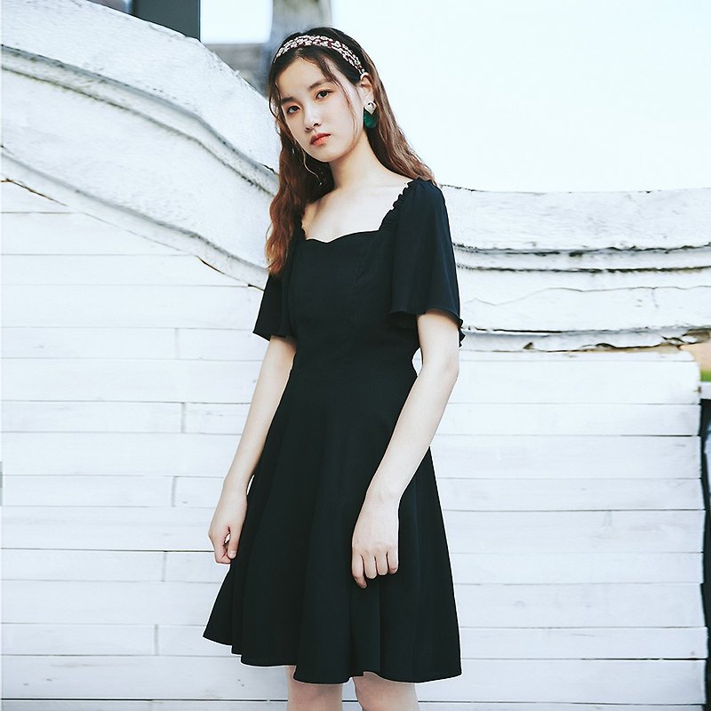 安妮陳2018夏裝新款純色後背打攬T型領連身裙洋裝 - 連身裙 - 聚酯纖維 黑色