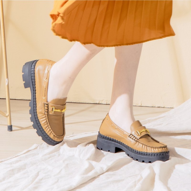 Palace Metal Chain Magnet Thick Sole Inner Heightening Air Cushion Ball Heel Shoes (Caramel Brown) - รองเท้าอ็อกฟอร์ดผู้หญิง - หนังแท้ สีนำ้ตาล