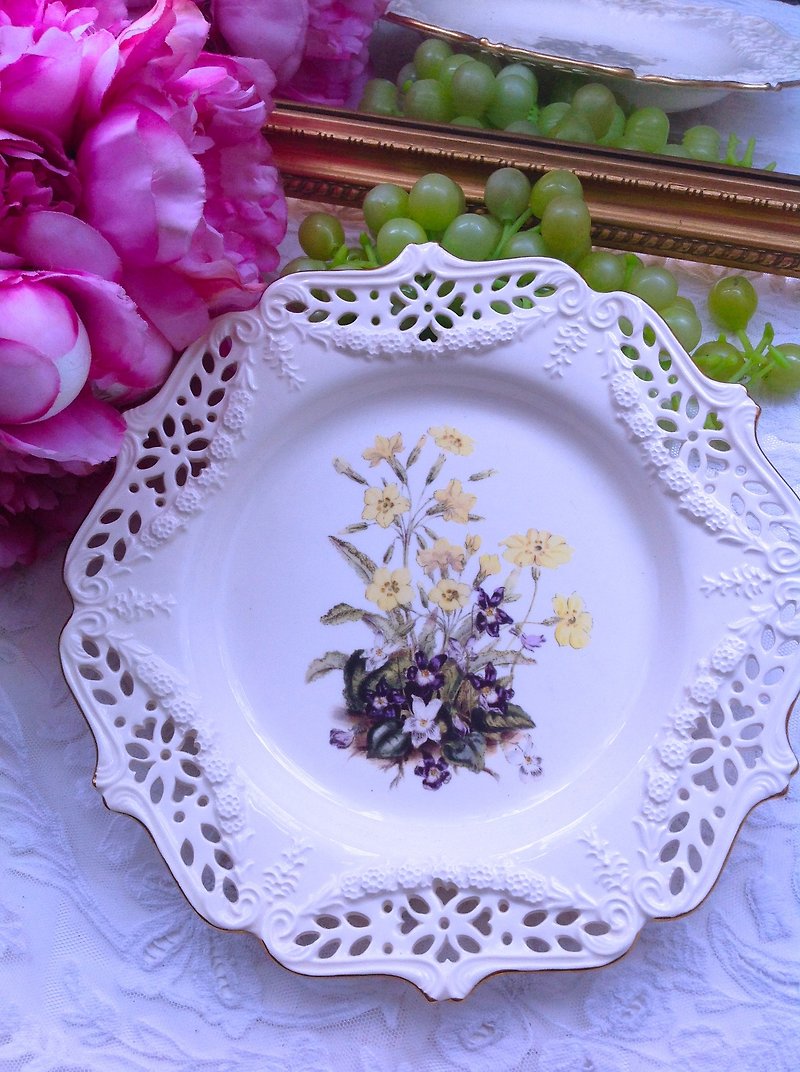 英國瓷器 Royal creamwar手繪黃玫瑰古董蛋糕盤 點心盤餐盤水果盤 - 小碟/醬油碟 - 瓷 黃色