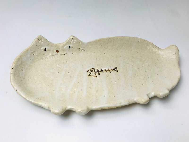 Fish-Bone の太猫皿 - 皿・プレート - 陶器 ホワイト