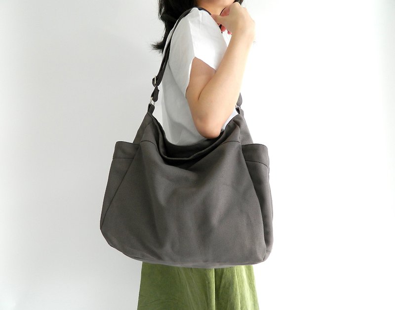 Gray Canvas Diaper bag Tote bag /Water resistant Shoulder bag(DWR)- no.101 RENEE - กระเป๋าแมสเซนเจอร์ - ผ้าฝ้าย/ผ้าลินิน สีเทา