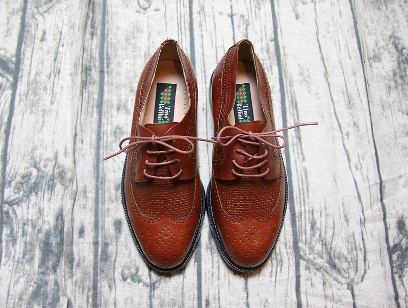 Back to Green :: Oxford carved vintage shoes - รองเท้าลำลองผู้หญิง - หนังแท้ 