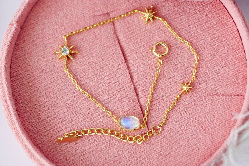 Natural Rainbow Moonstone Bracelet Silver925 with gold plated. - 手鍊/手環 - 純銀 白色