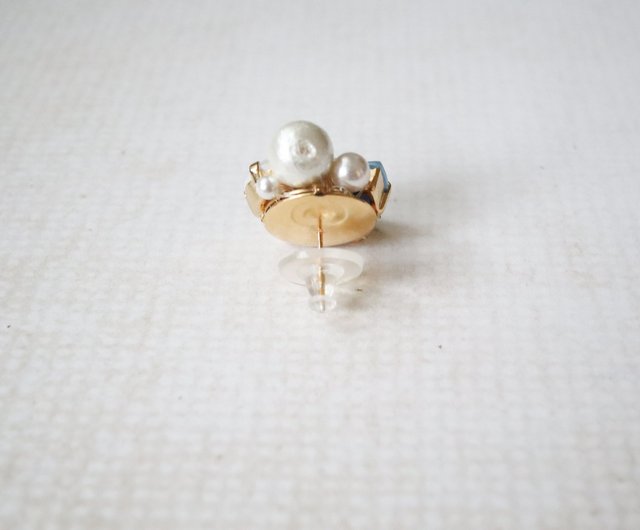 No．S9スワロフスキースカイイグナイトの1粒ピアス イヤリング