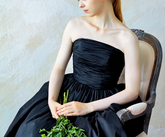 【新品未使用】定価13万円シルクタフタティアードドレス スカーレットタフタドレス - ショップ Dahlia Blanc ドレス - Pinkoi