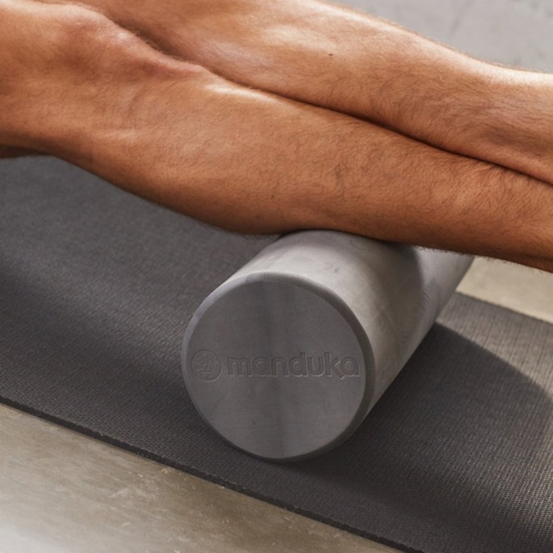 【Manduka】beLONG Foam Roller EVA瑜珈滾筒 50D - Thunder - 運動配件 - 其他材質 灰色