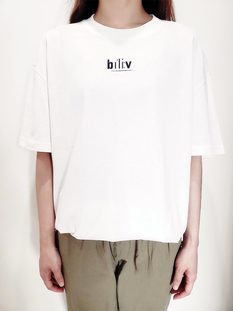 Original Believe series girls' special Oversize off-shoulder T-shirt - เสื้อยืดผู้หญิง - ผ้าฝ้าย/ผ้าลินิน ขาว