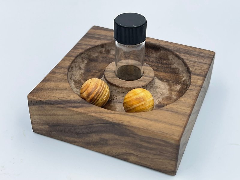 Walnut essential oil diffuser - Fragrances - Wood 