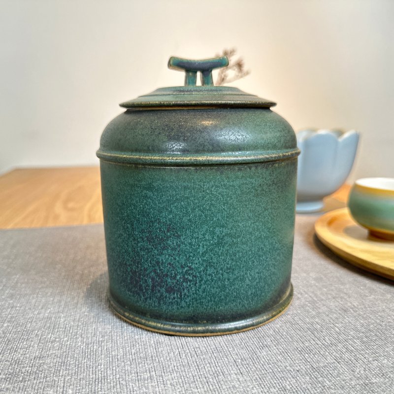 Taiwan Yonglong Porcelain Art [Pottery fired glaze change] green glaze hand-drawn tea urn - ถ้วย - ดินเผา สีเขียว