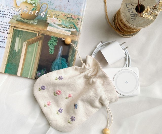 リトアニア】手編み 花柄刺繍 リストウォーマー 収納袋付き 手編み