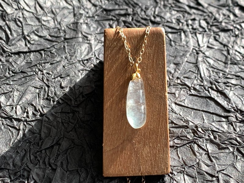 迅速発送 天然ミャンマー産翡翠 ジェダイト ペンダント グラスジェイド 小さなアイスビーン ラッキービーン 18Kゴールドペンダントヘッド ギフトに - ネックレス - 翡翠 透明