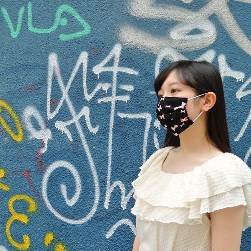 可洗滌、舒適且可愛的手工立體口罩 Glitter Ribbon Black 絲帶 環保 保暖 透氣良好 黑白 | TEMARIYA - 口罩/口罩收納套 - 棉．麻 黑色
