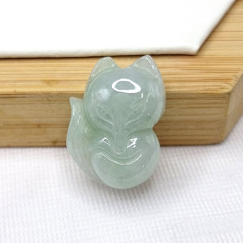 Warm sky blue hand-carved nine-tailed fox pendant | natural Burmese jade A grade jadeite - สร้อยคอ - หยก 