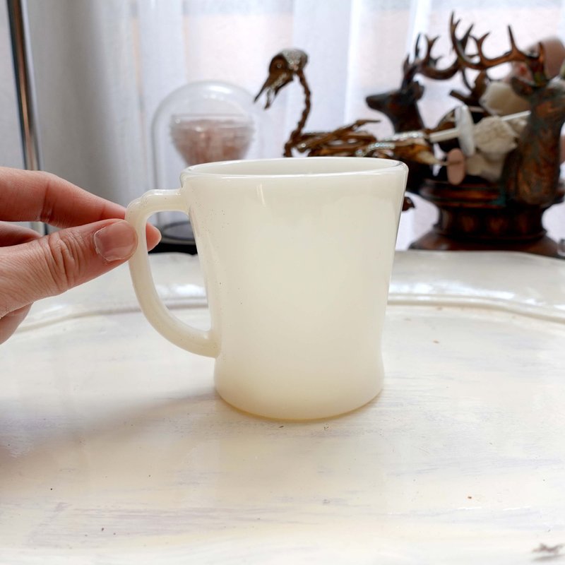 60年代美國古董FIRE KING經典款白色半透玻璃D字手柄咖啡杯茶杯 - 咖啡杯/馬克杯 - 玻璃 白色