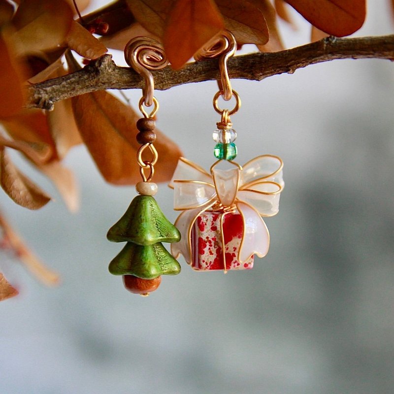 Painless Clip-On/Christmas gift earrings - Earrings & Clip-ons - Resin 