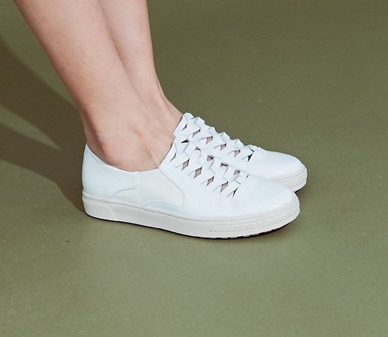 leisure shoes -white - รองเท้าลำลองผู้หญิง - หนังแท้ ขาว