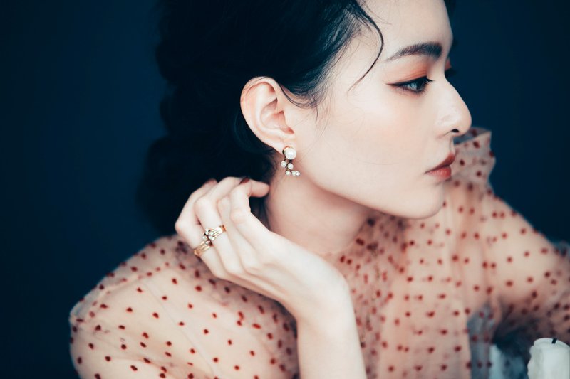 COR-DATE / Pearl Diamond / Crescent Earrings - ต่างหู - วัสดุอื่นๆ 