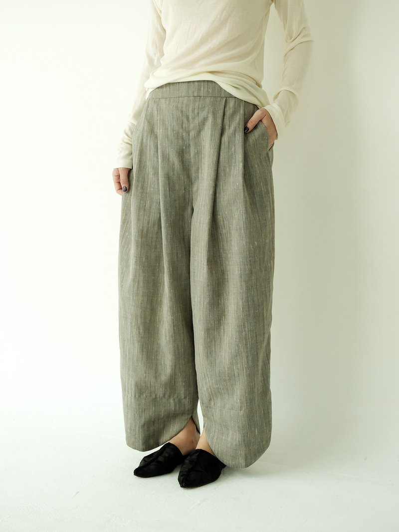 Sichuan Yi WEAR BEING wide version discounted curved trousers light gray thin strips - Unisex Pants - Cotton & Hemp Gray