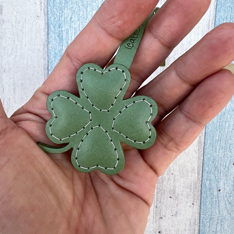 Healing small green cute mini four-leaf clover hand-stitched leather pendant small ruler - Charms - Genuine Leather Green