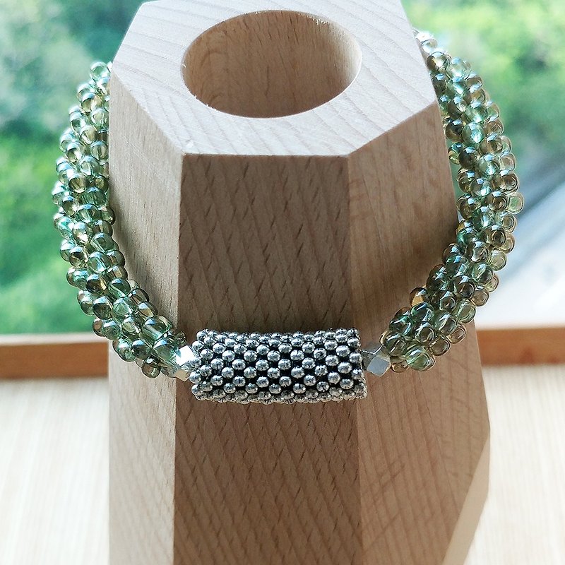 Fog Green 日本水滴玻璃珠手鏈 / 全人手編織 - 手鍊/手鐲 - 其他材質 綠色